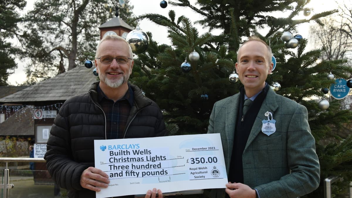 RWAS helps illuminate Builth Wells with £350 Christmas lights donation